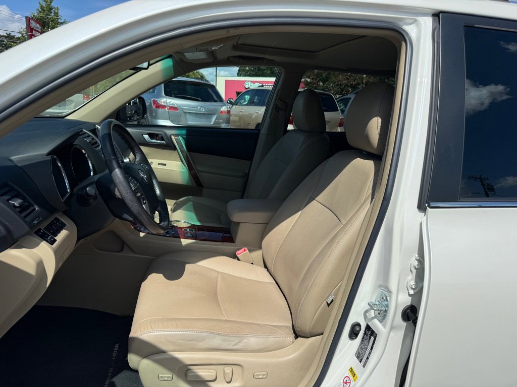 Used 2012 Toyota Highlander Limited image 9