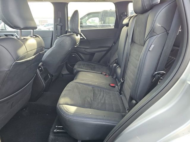 Used 2025 Mitsubishi Outlander AWD image 16