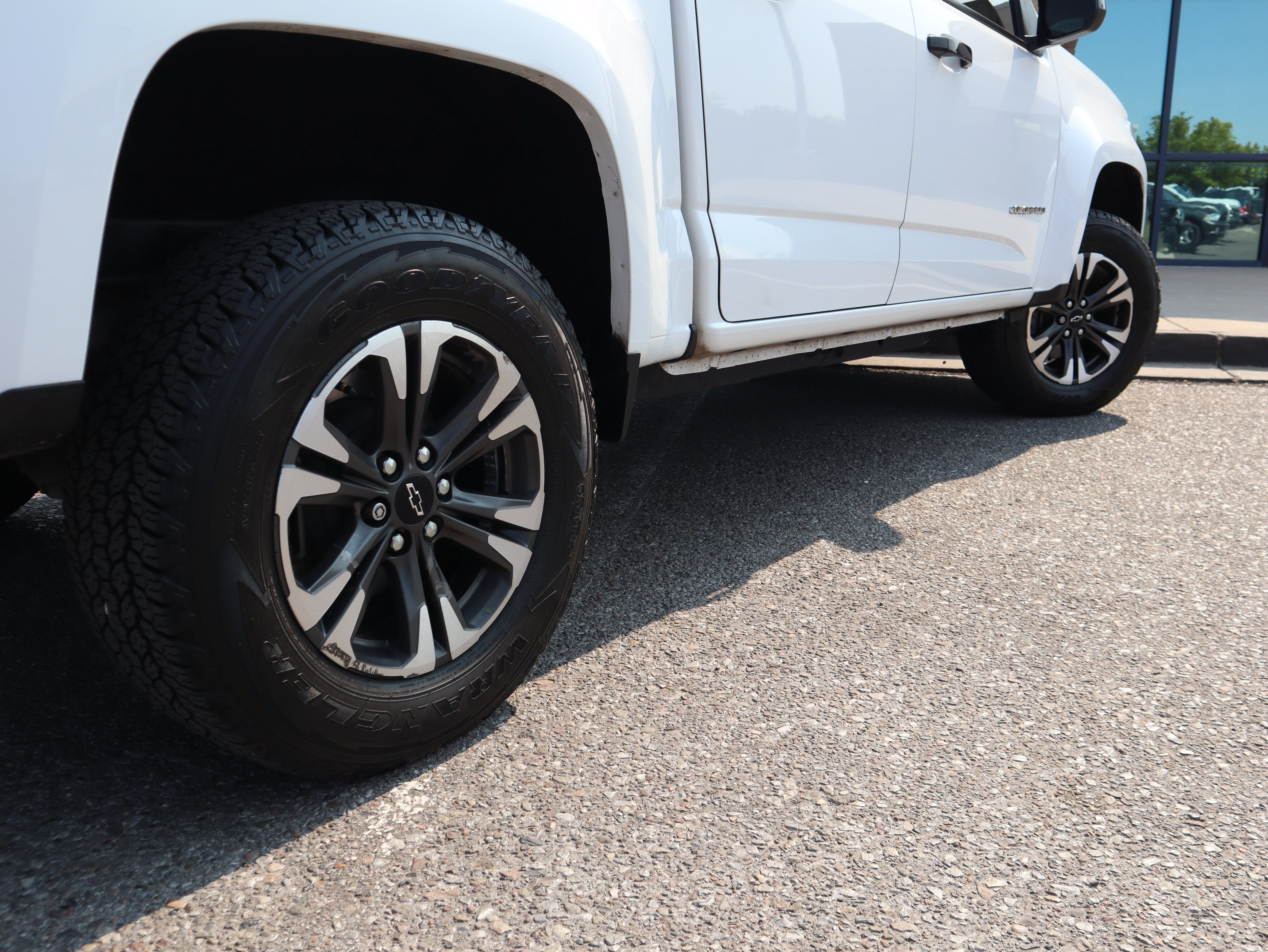 Used 2022 Chevrolet Colorado Z71 AWD/4WD image 11