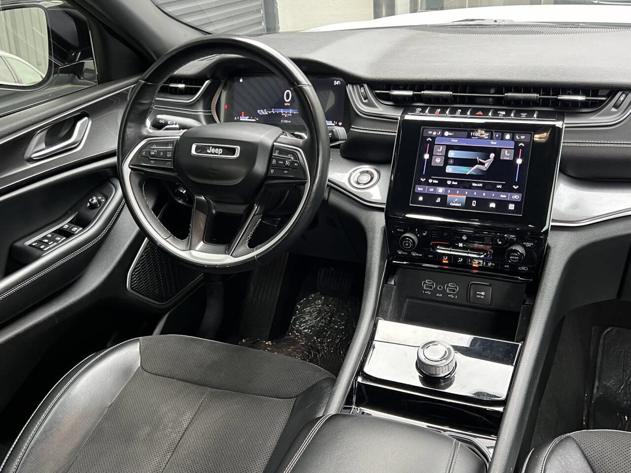 Used 2021 Jeep Grand Cherokee L Laredo image 25