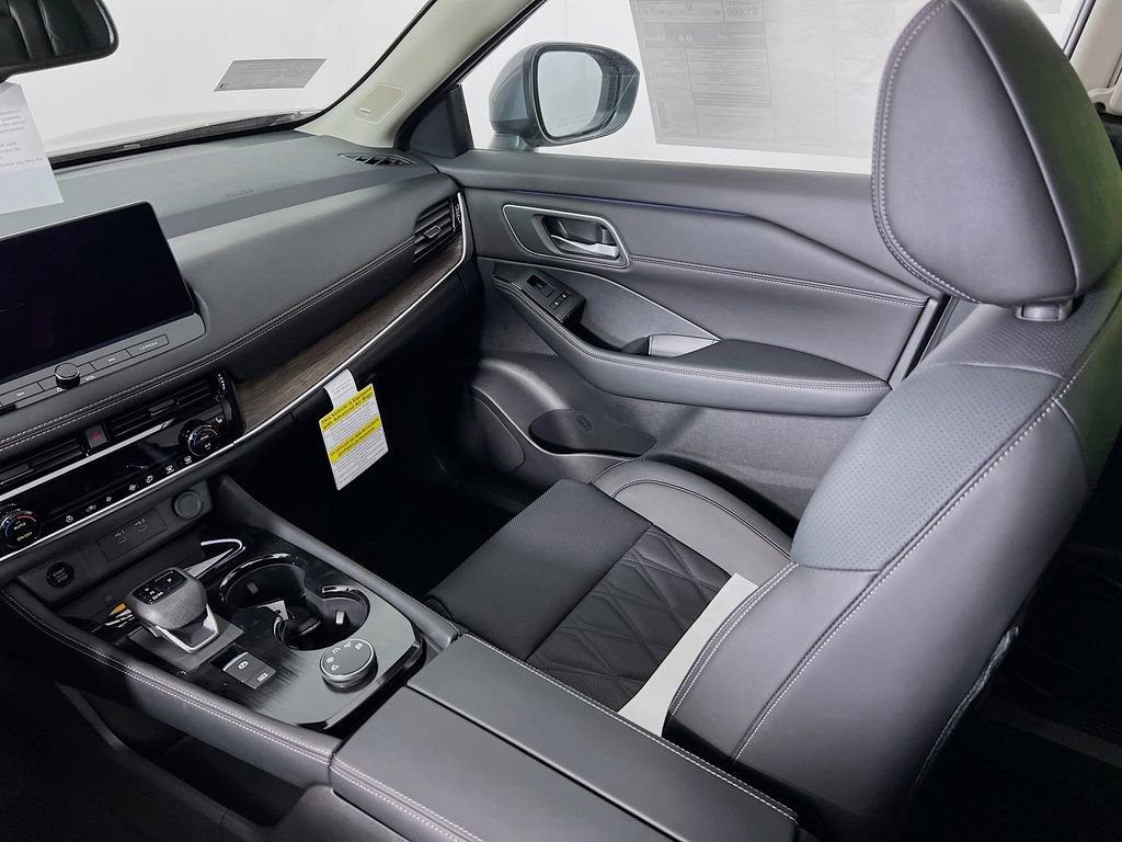 New 2026 Nissan Rogue Platinum AWD/4WD image 22