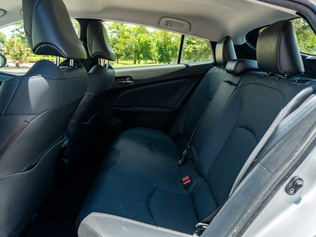 Used 2021 Toyota Prius XLE FWD image 14