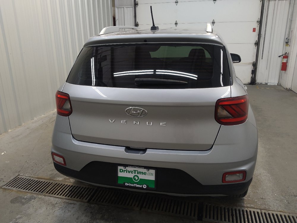 Used 2023 Hyundai Venue SEL FWD image 7