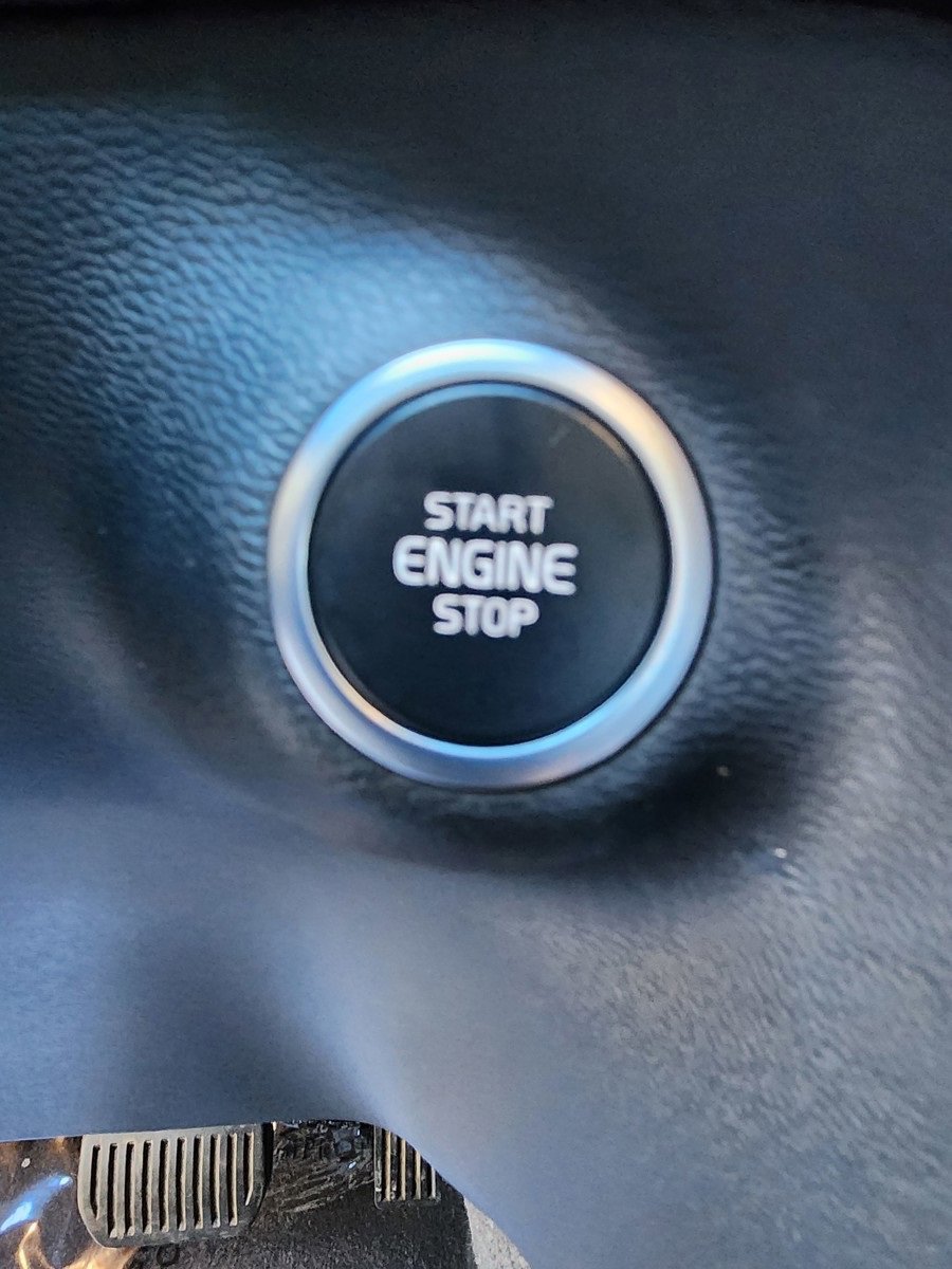 Used 2023 Volvo XC40 B4 Ultimate image 40