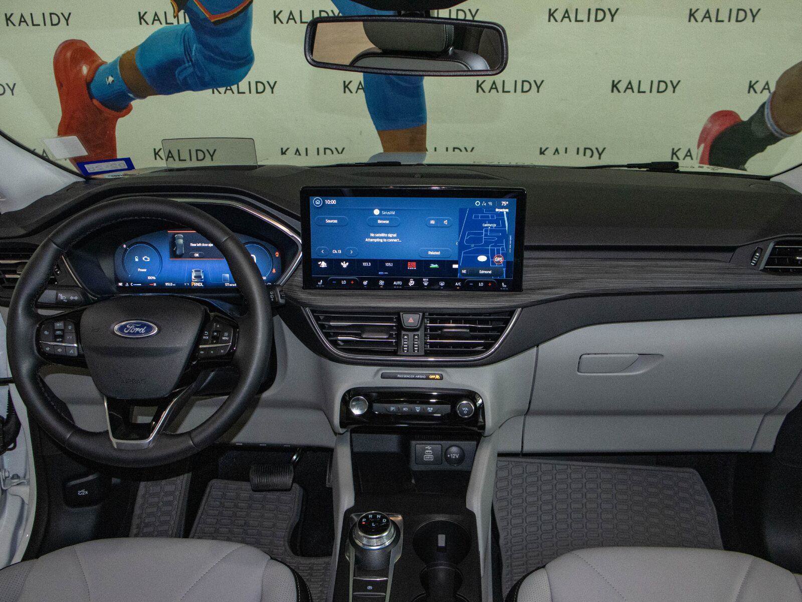 Used 2026 Ford Escape Platinum w/ Premium Technology Package AWD/4WD image 3