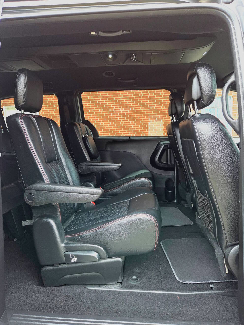 Used 2019 Dodge Grand Caravan GT image 13