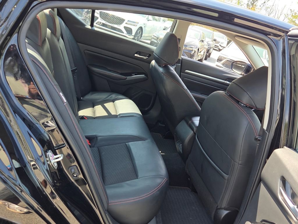 Used 2025 Nissan Altima 2.5 SR image 14