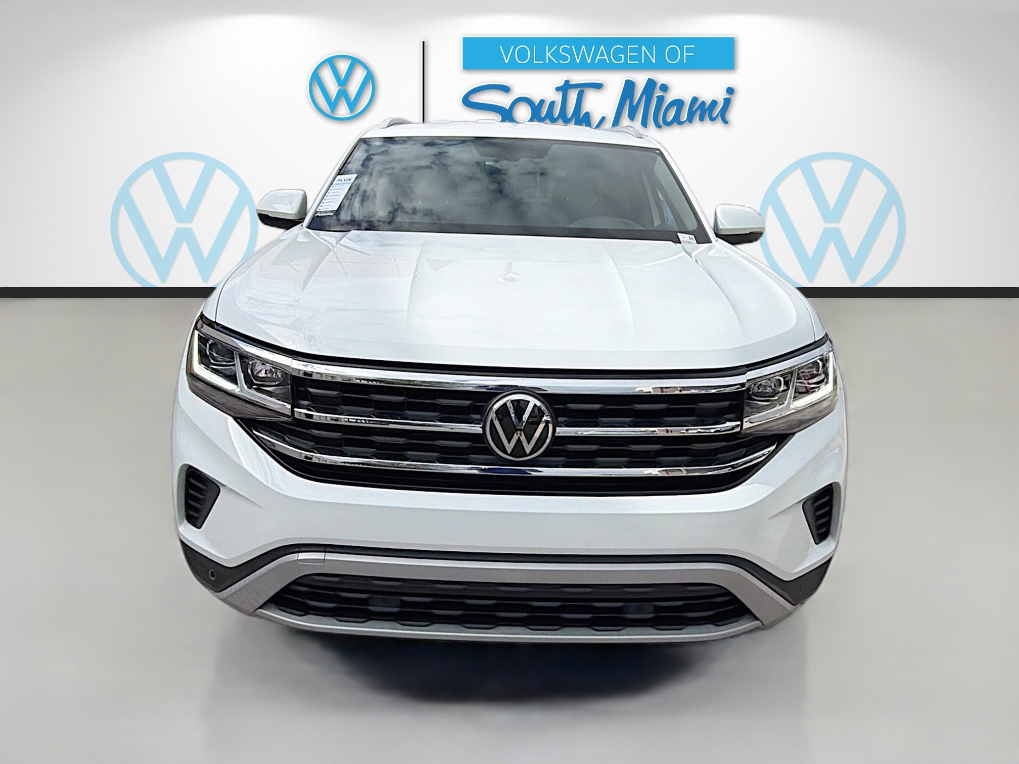 Certified 2022 Volkswagen Atlas Cross Sport SE image 2