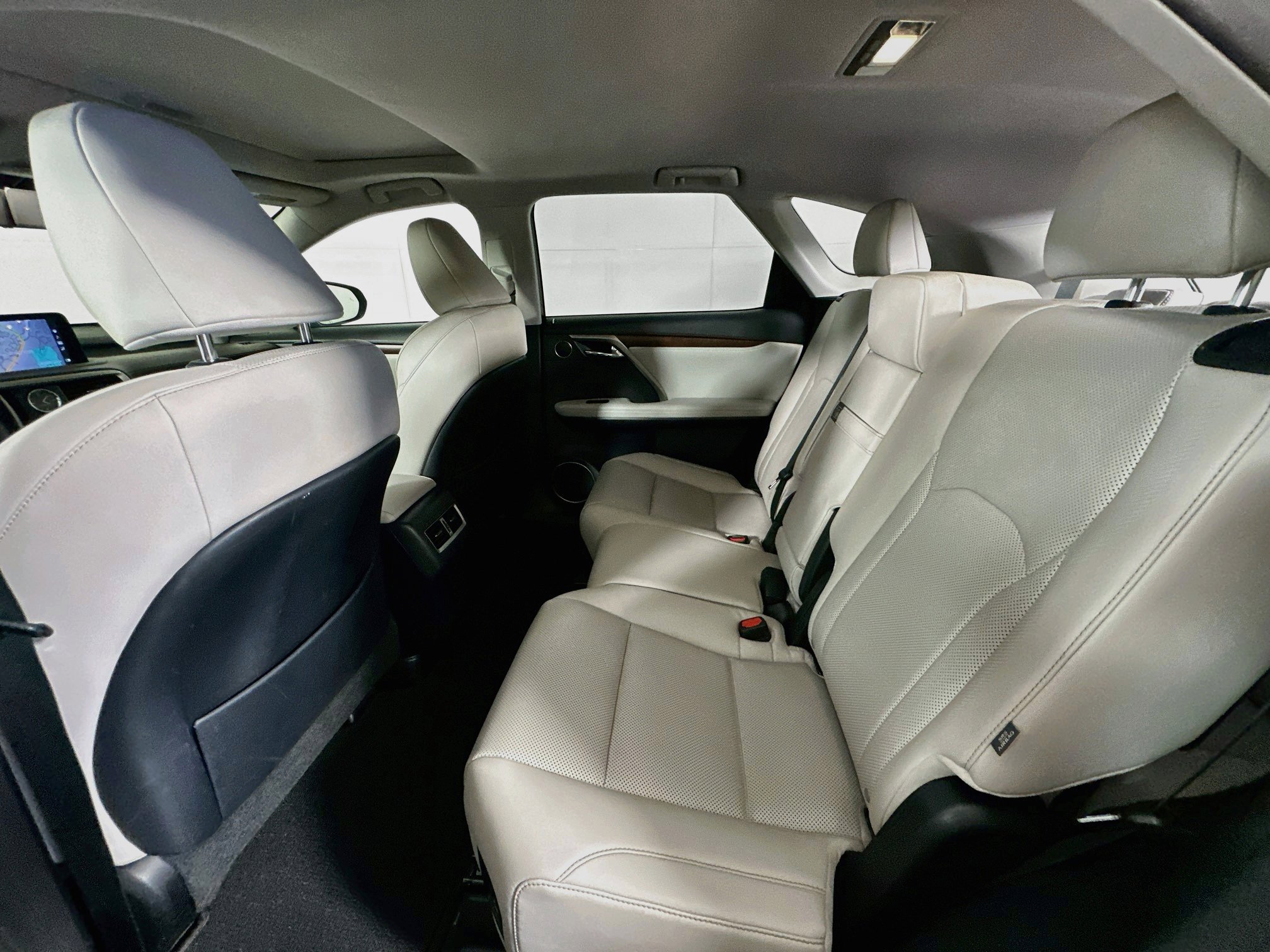 Used 2020 Lexus RX 350L Premium w/ Premium Package AWD/4WD image 28