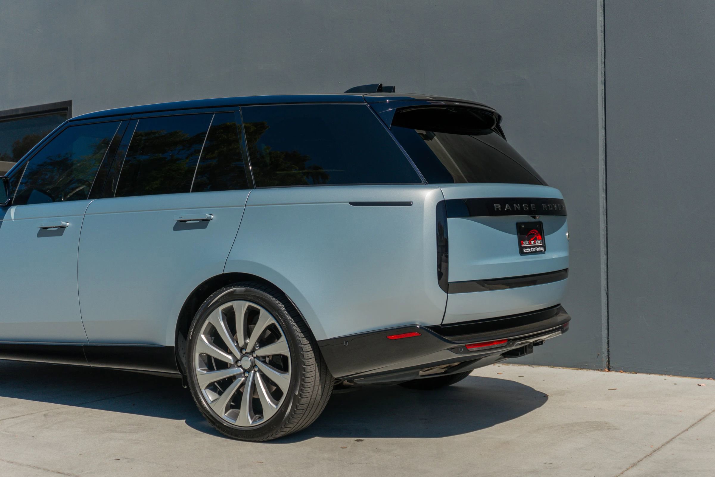 Used 2023 Land Rover Range Rover Autobiography image 24