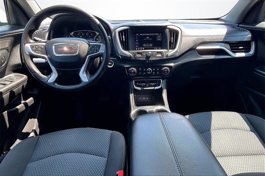 Used 2023 GMC Terrain SLE image 7