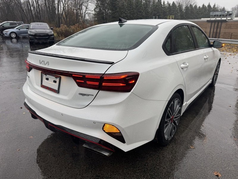 Used 2022 Kia Forte GT image 3