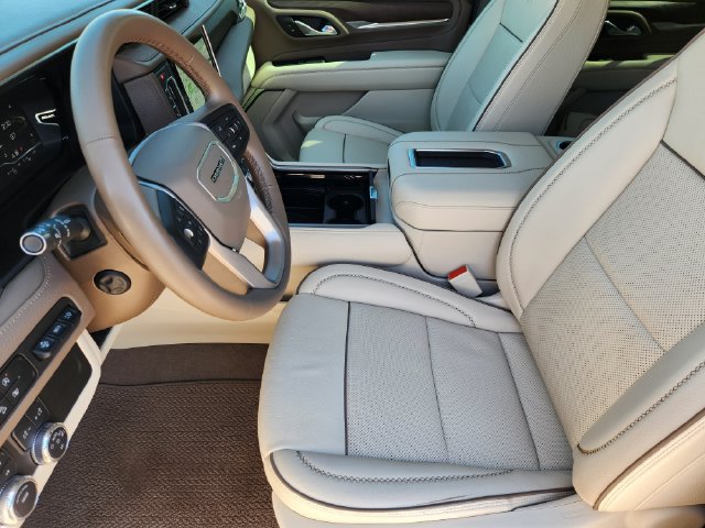 Used 2023 GMC Yukon XL Denali AWD/4WD image 13