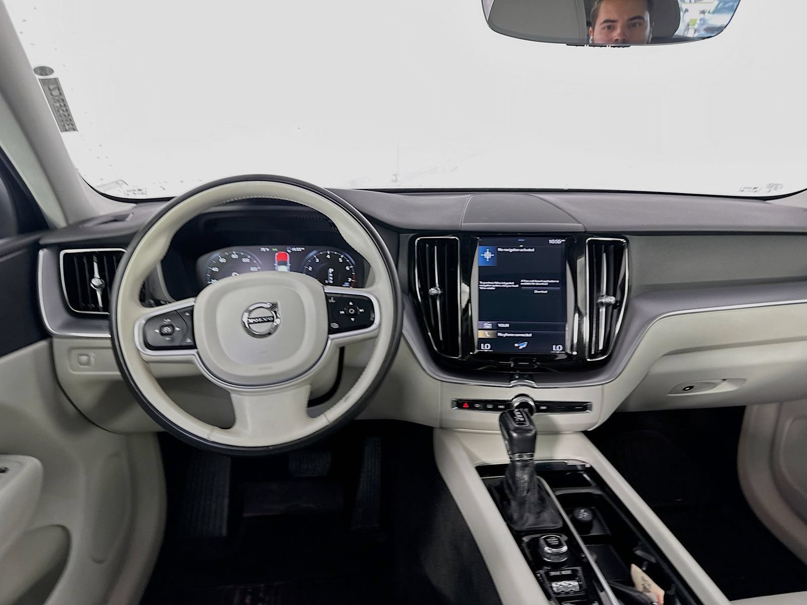 Used 2020 Volvo XC60 T5 Momentum FWD image 21