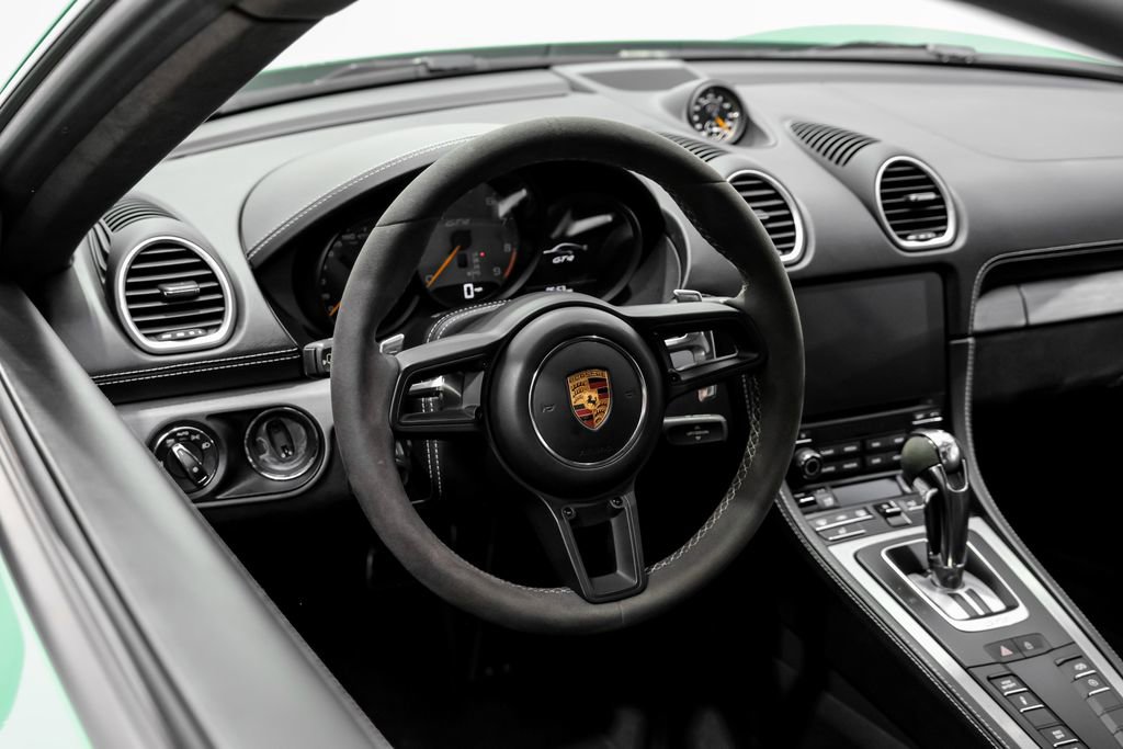Used 2022 Porsche 718 Cayman GT4 RWD image 13