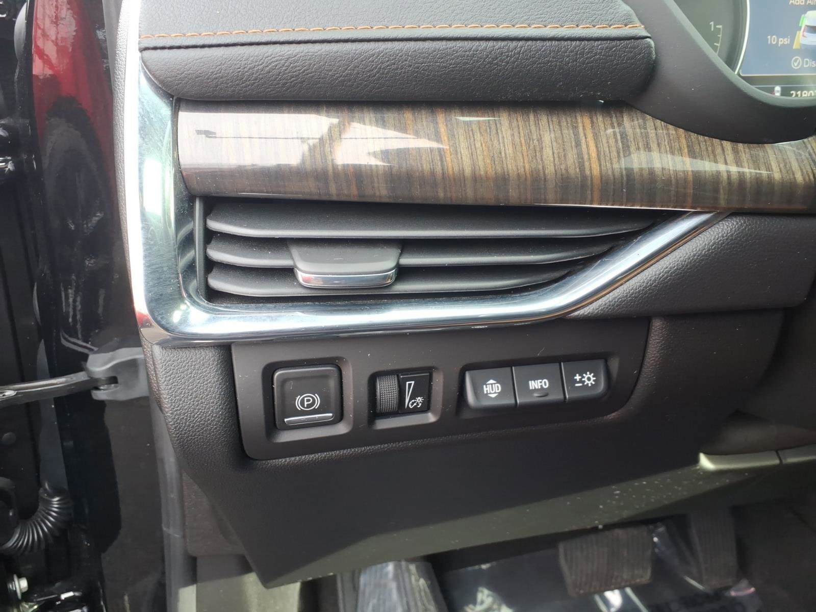 Certified 2023 Cadillac XT4 Premium Luxury w/ Technology Package image 17