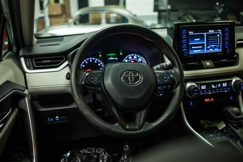 Used 2021 Toyota RAV4 XLE FWD image 15