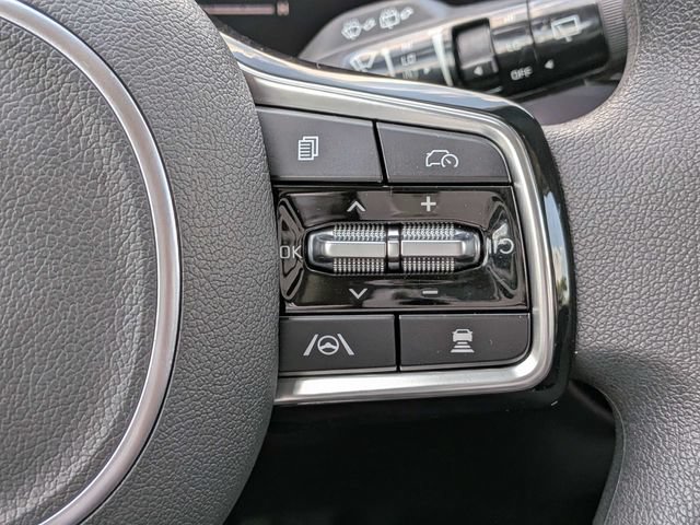 Used 2025 Kia Sorento LX FWD image 25