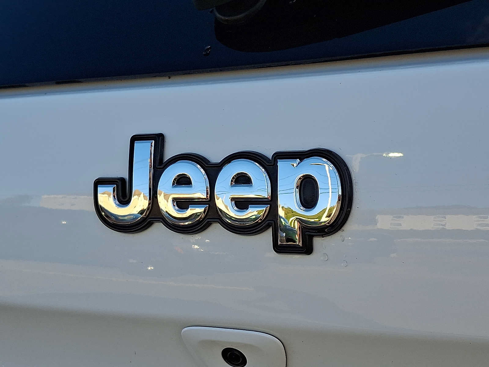 Used 2016 Jeep Cherokee Latitude AWD/4WD image 31
