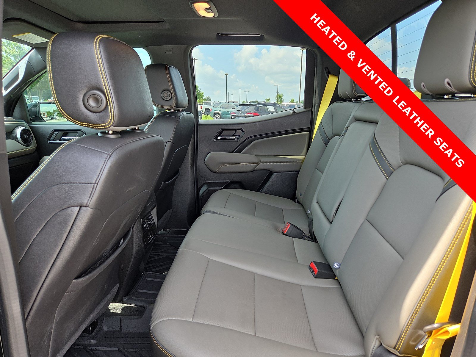 Used 2024 Chevrolet Colorado ZR2 w/ ZR2 Convenience Package III AWD/4WD image 10