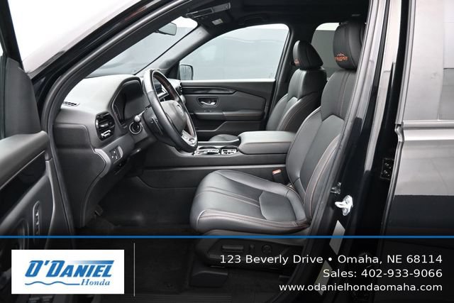 Used 2025 Honda Pilot TrailSport image 25