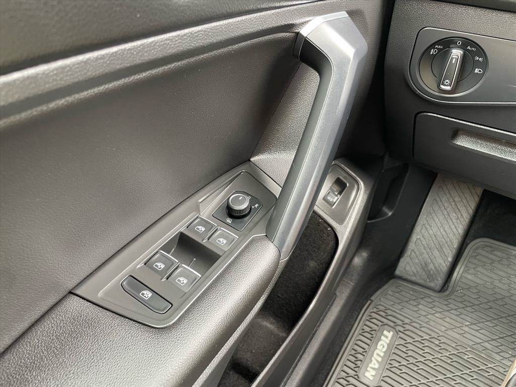 Used 2021 Volkswagen Tiguan SEL w/ 2-Row Tiguan MDO Package AWD/4WD image 13