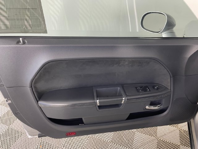 Used 2009 Dodge Challenger SRT8 w/ SRT Option Group II RWD image 12