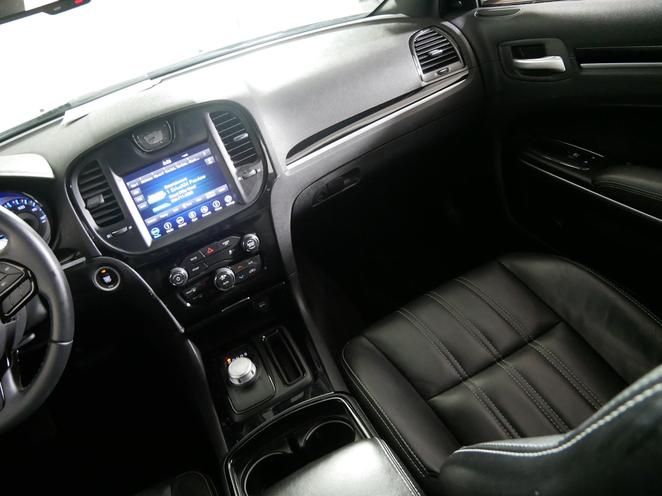 Used 2018 Chrysler 300 S AWD/4WD image 11