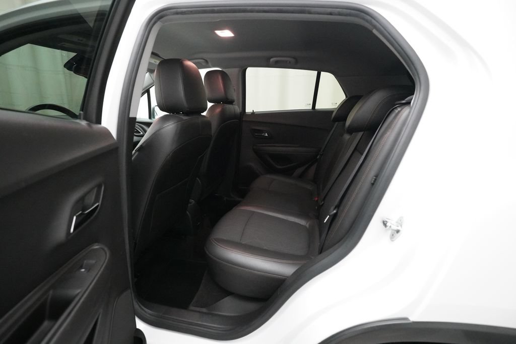 Used 2018 Chevrolet Trax LT w/ LT Convenience Package FWD image 15