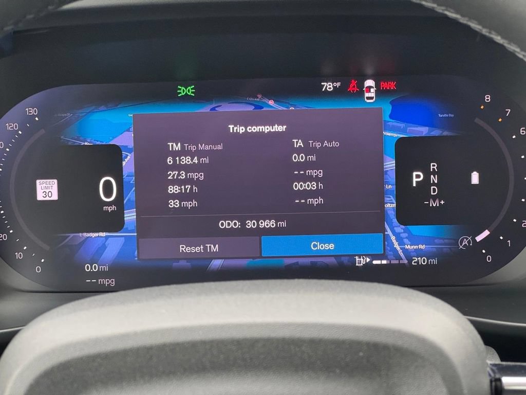 Certified 2023 Volvo XC40 B5 Plus w/ Climate Package AWD/4WD image 12