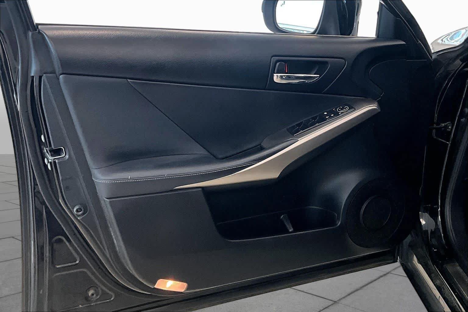 Used 2015 Lexus IS 350 w/ F-Sport Package RWD image 20