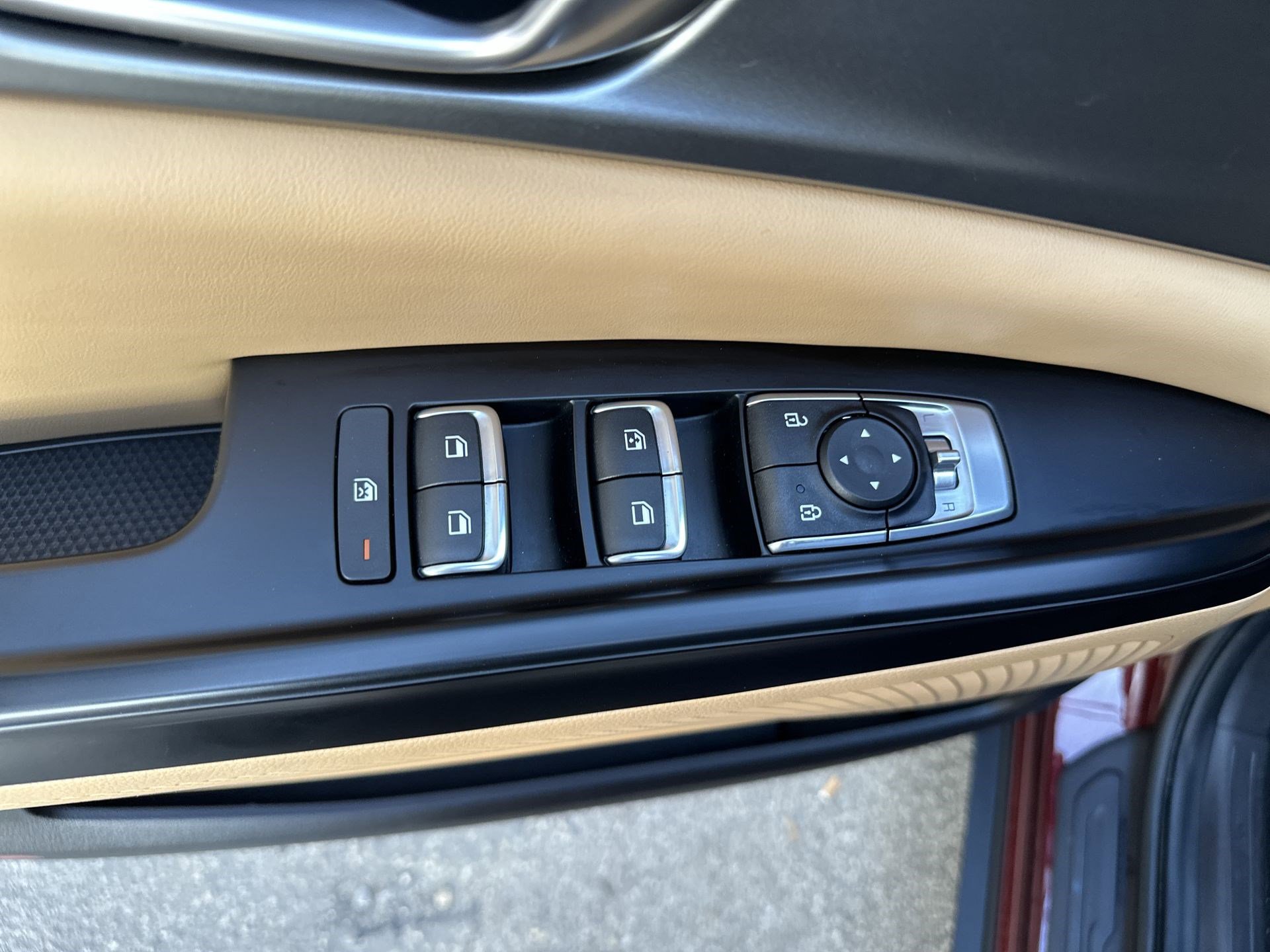 Certified 2023 Kia Carnival LX image 15