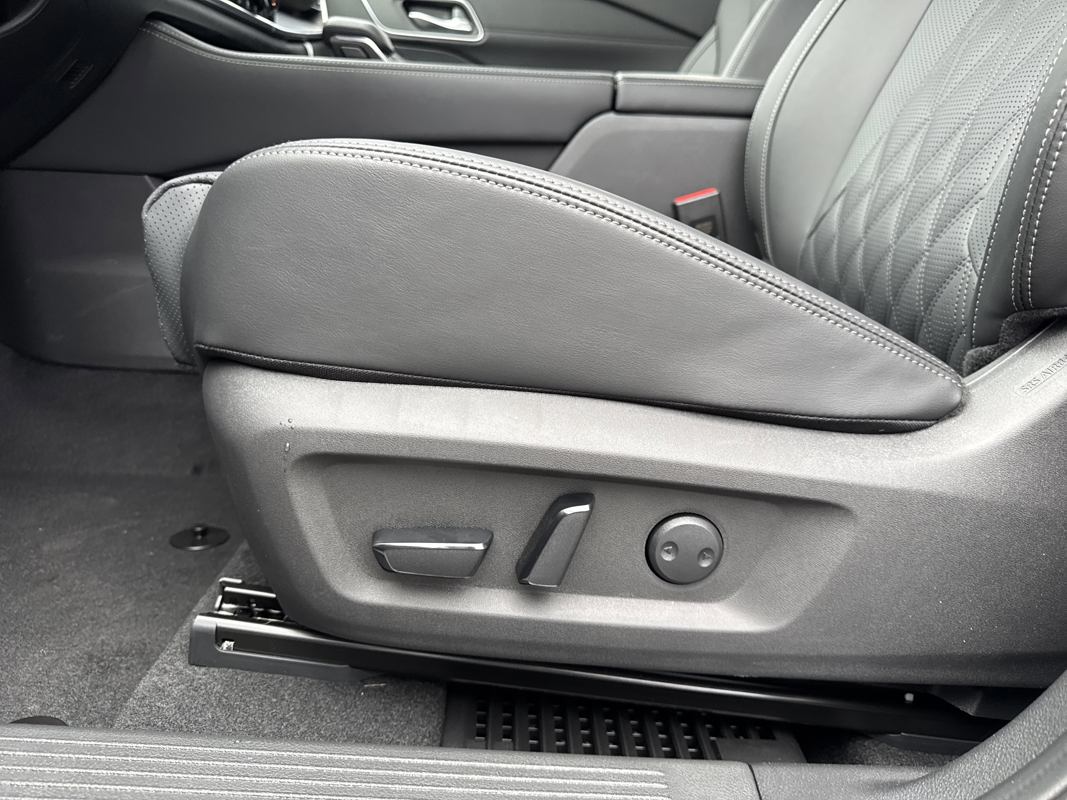 New 2026 Nissan Rogue Platinum w/ Platinum Premium Package AWD/4WD image 12