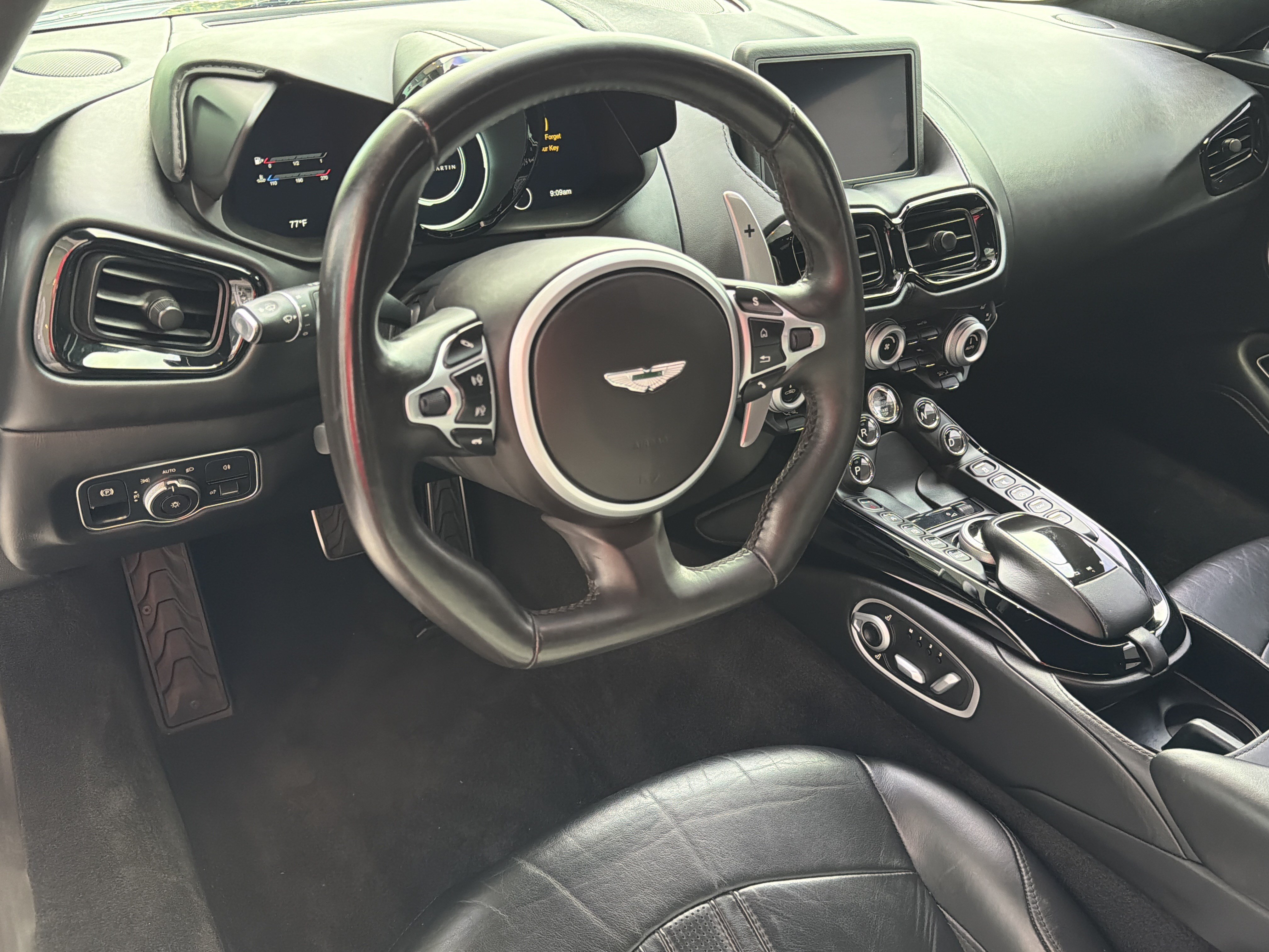 Used 2020 Aston Martin V8 Vantage Coupe RWD image 2