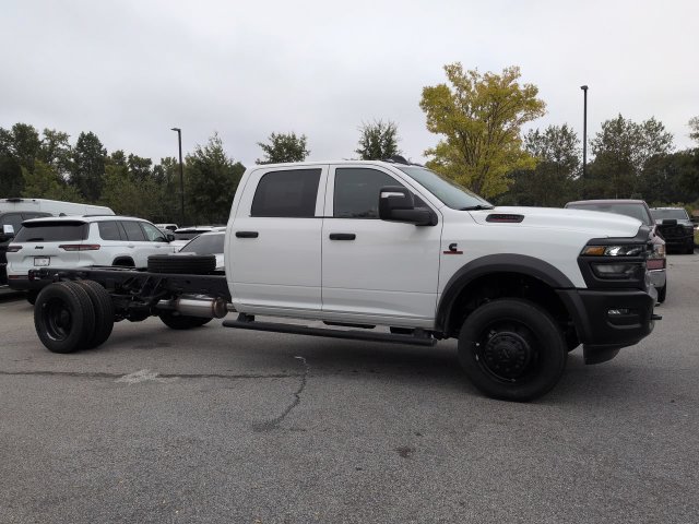 New 2026 RAM 5500 Tradesman AWD/4WD image 2