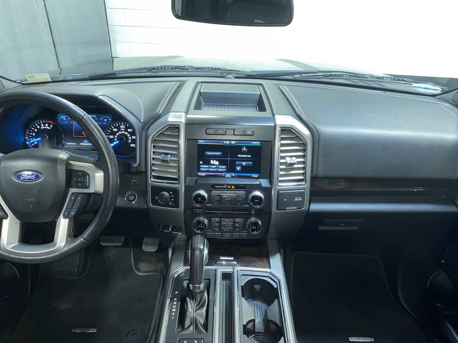 Used 2015 Ford F150 Platinum w/ Equipment Group 701A Luxury image 10