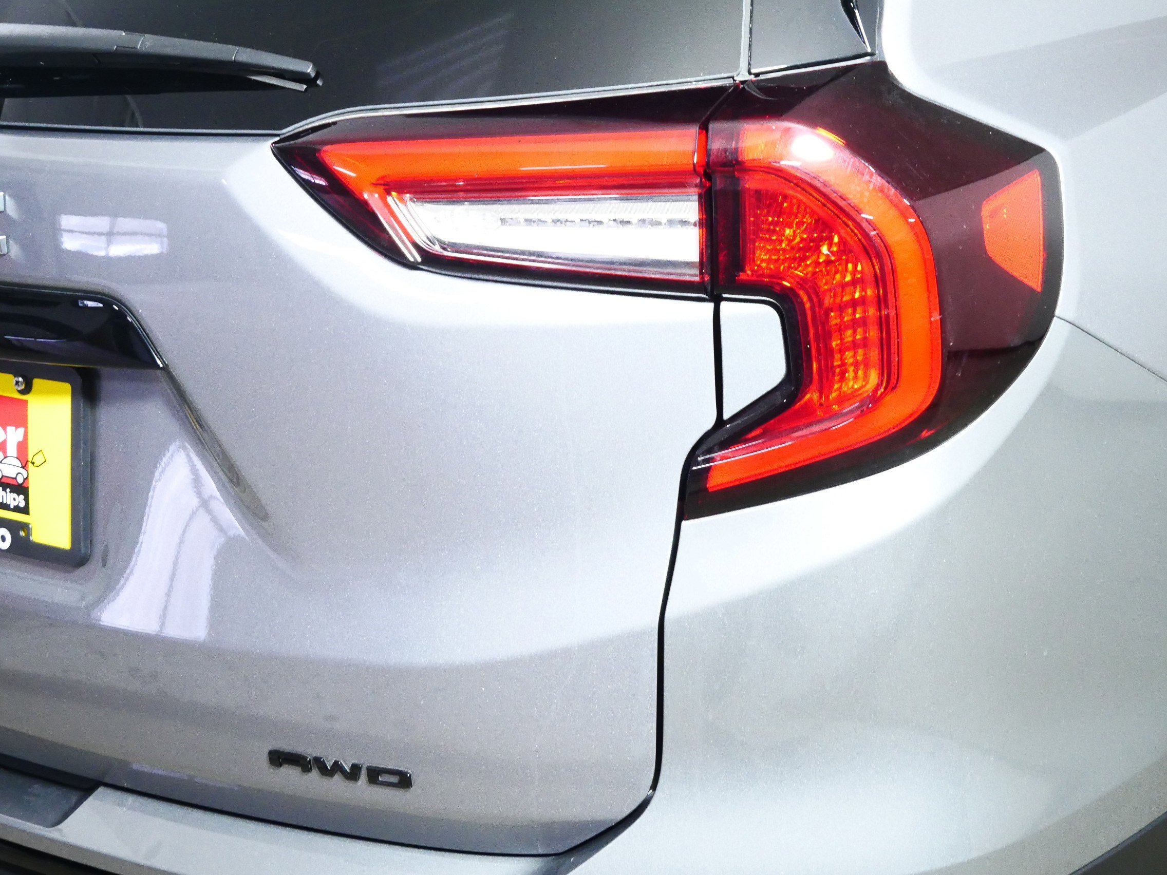 Used 2023 GMC Terrain SLT w/ Elevation Edition image 17