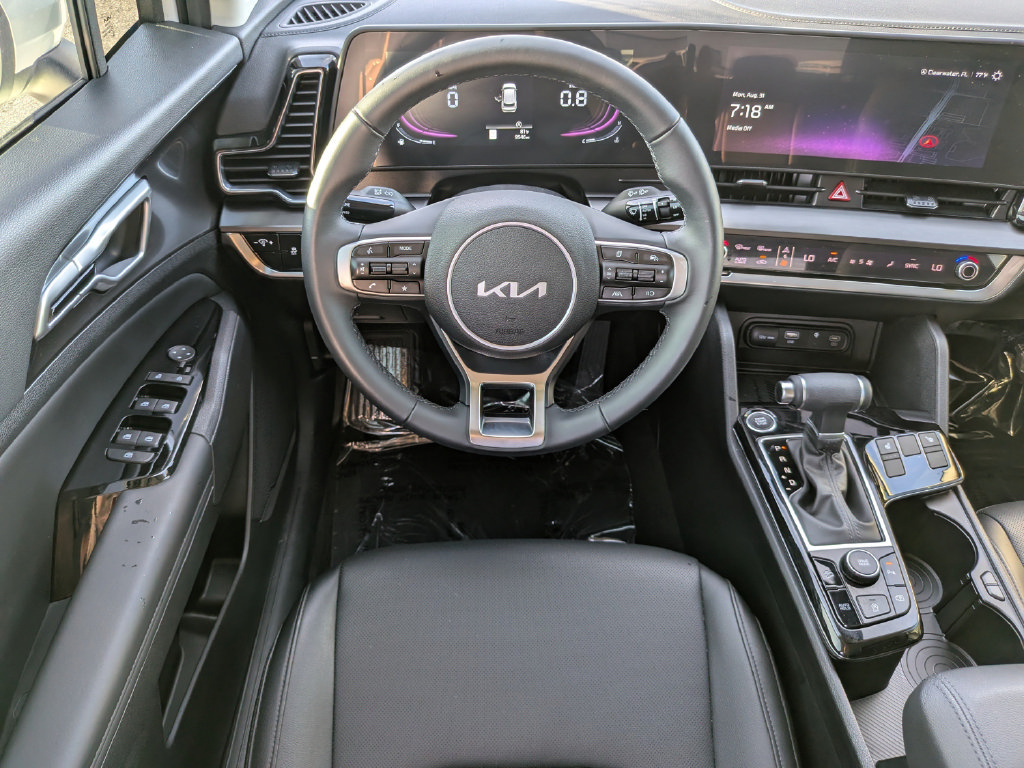 Used 2025 Kia Sportage EX FWD image 12