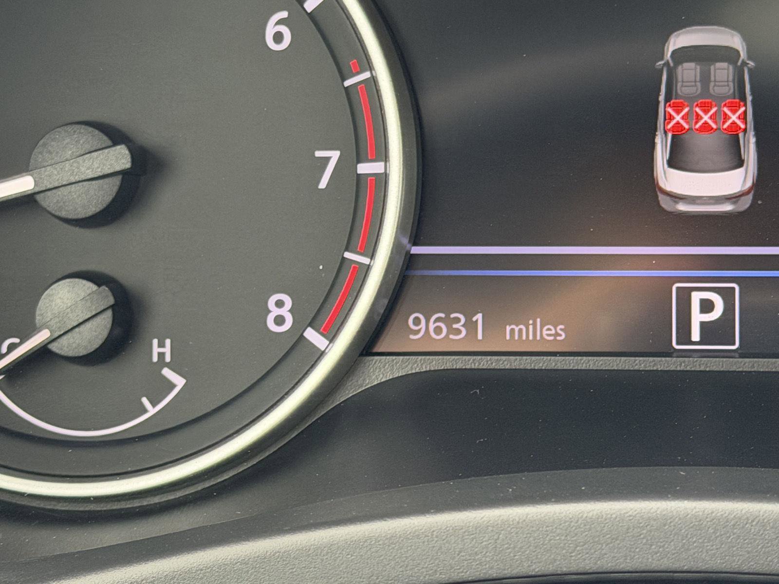 Used 2025 Nissan Sentra SR w/ SR Premium Package image 19