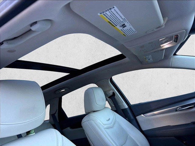 Used 2020 Cadillac XT5 Premium Luxury FWD image 16