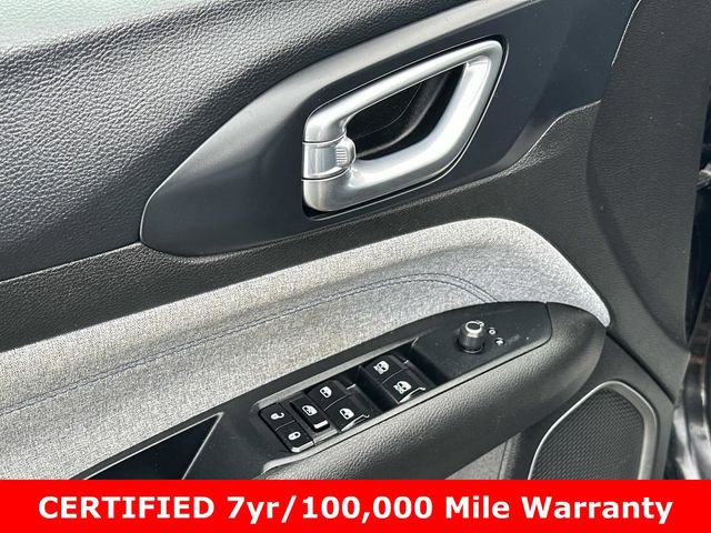 Used 2024 Jeep Compass Sport image 19