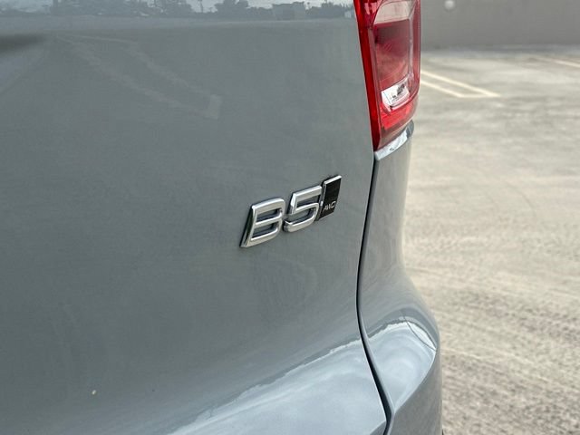 Certified 2025 Volvo XC40 B5 Plus AWD/4WD image 37