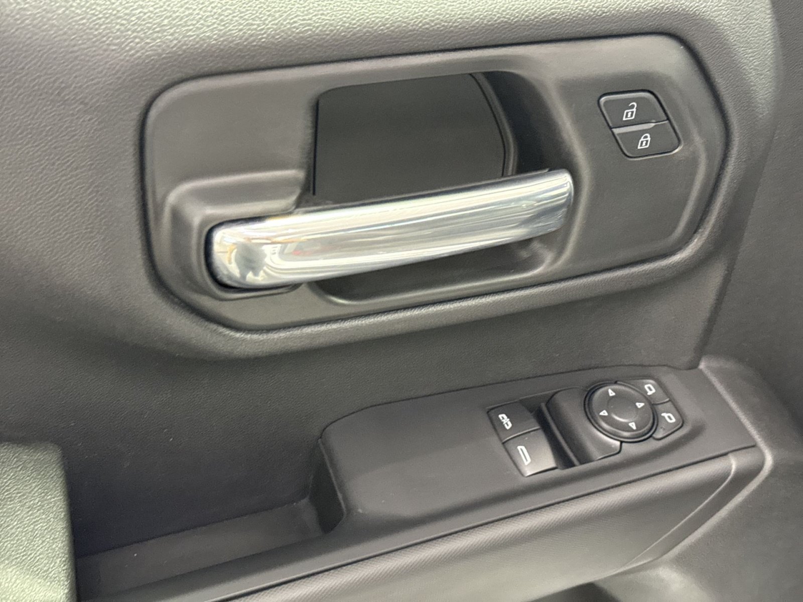 Used 2025 Chevrolet Silverado 1500 W/T RWD image 16