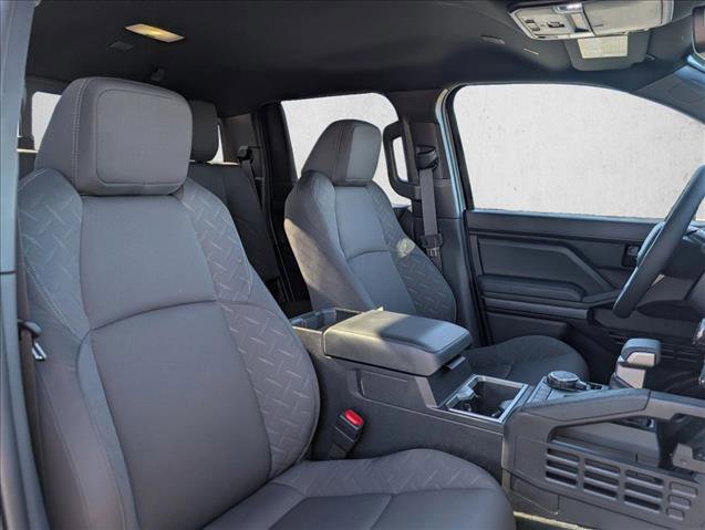 Certified 2025 Toyota Tacoma SR5 AWD/4WD image 25