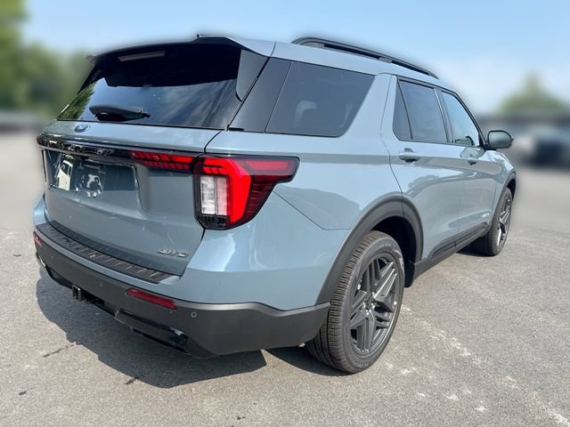 New 2026 Ford Explorer ST-Line w/ ST-Line Street Pack AWD/4WD image 8