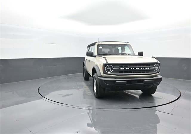 New 2025 Ford Bronco 4-Door image 1