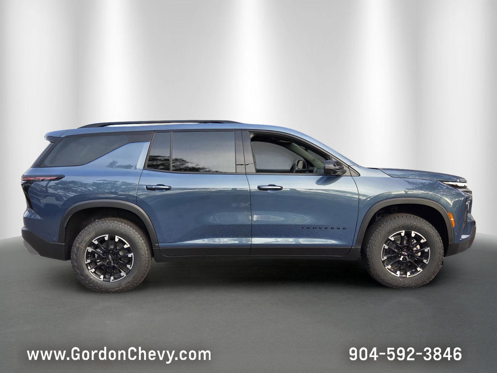New 2026 Chevrolet Traverse Z71 w/ Enhanced Driving Package AWD/4WD image 8