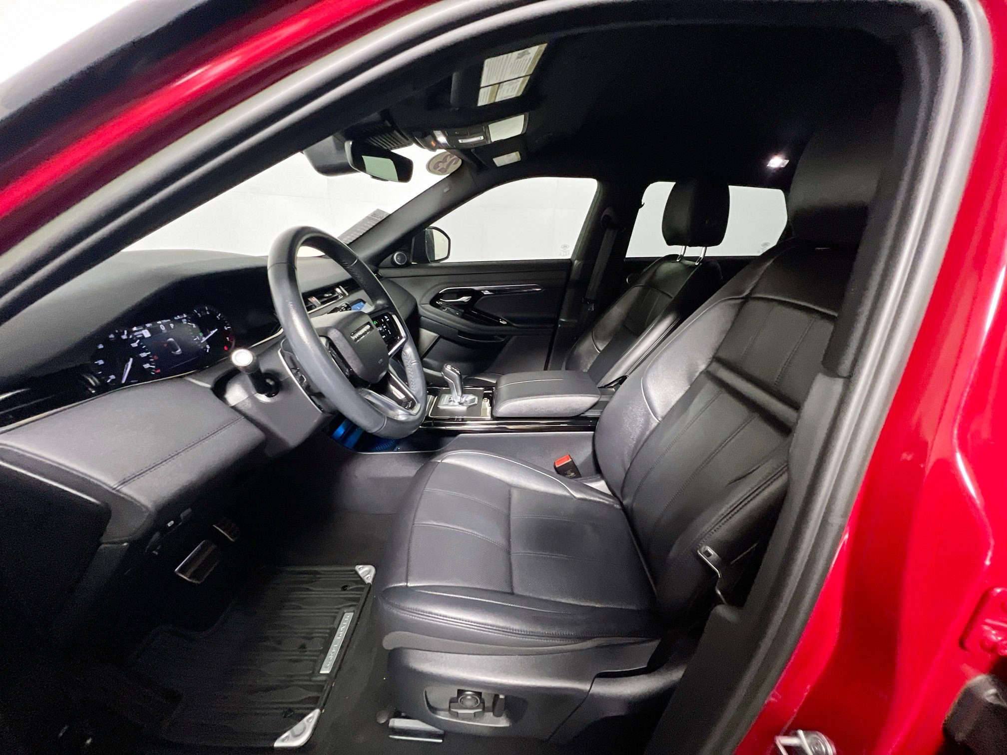 Used 2023 Land Rover Range Rover Evoque R-Dynamic SE image 14