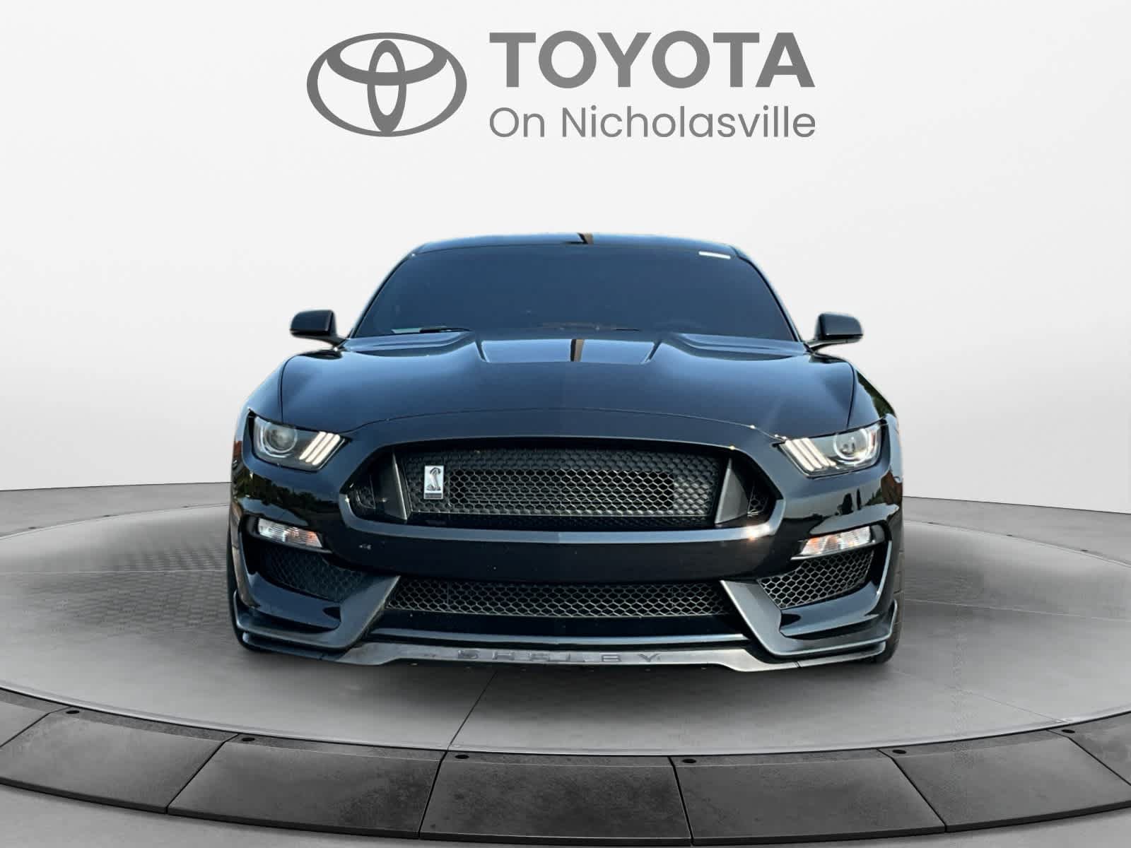 Used 2016 Ford Mustang Shelby GT350 w/ Technology Package RWD image 8