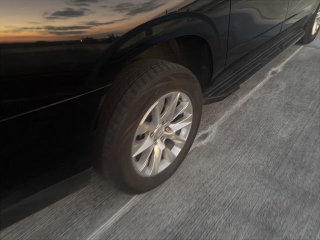 Used 2023 Chevrolet Suburban Premier image 18
